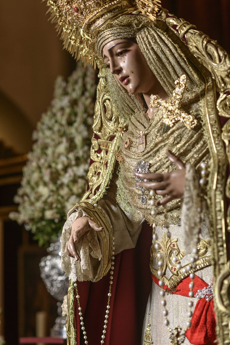 🙏 #ÁNGELUS |  

El ángel del Señor anunció a María; 
Y concibió por obra y gracia del Espíritu Santo.  

Ave María
[...]  

Ruega por nosotros,  
Santa Madre de Dios, 
para que seamos dignos de alcanzar las promesas de Nuestro Señor Jesucristo.  

<a href="/Pvictoriamalaga/">Parroquia Basílica Real Santuario Victoria Málaga</a>