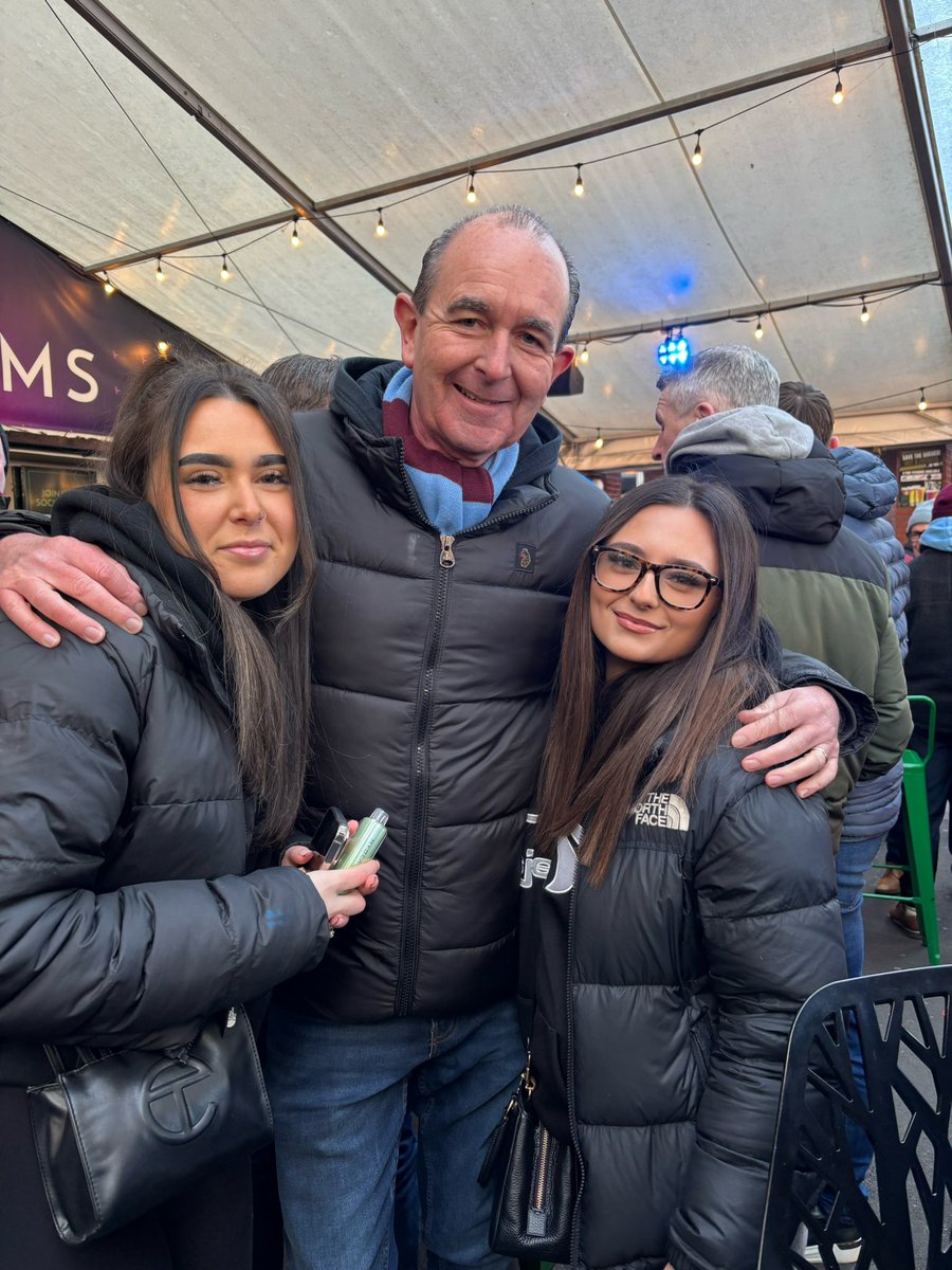 dad &amp; daughters 💜💙