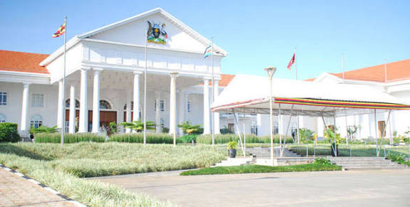 masuhd_'s tweet image. Hey @POTUS and @WhiteHouse, I swear by God they make drug deals in this house.