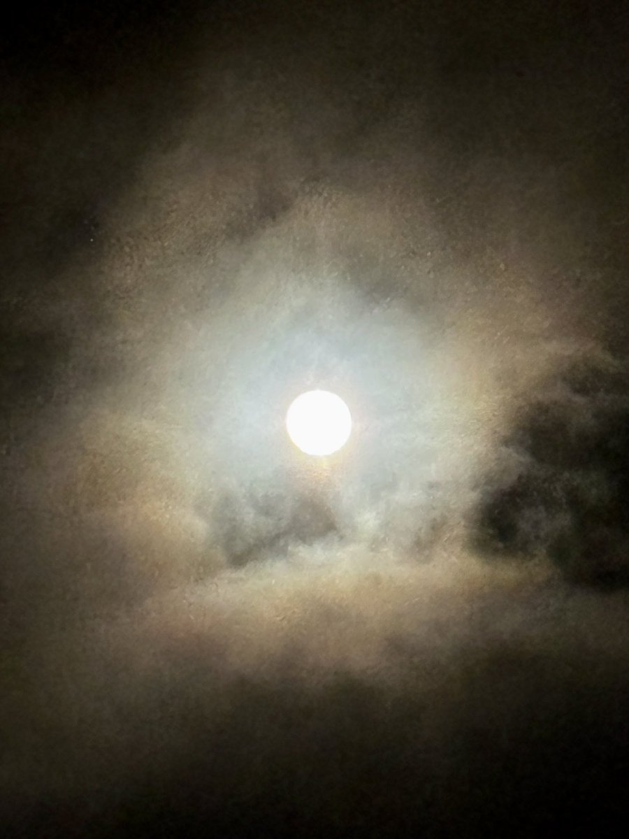 The first full moon of 2026. #スーパームーン