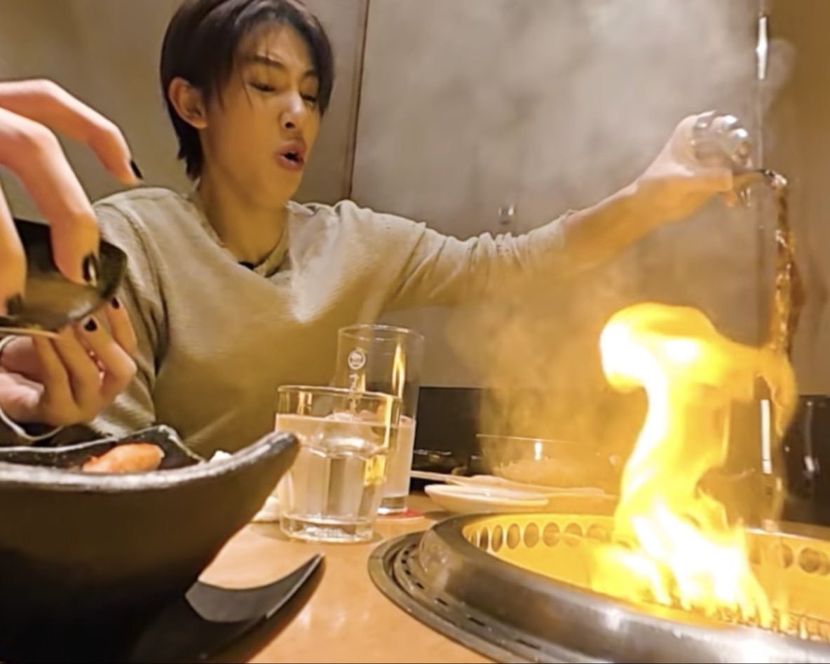 mrtinzip's tweet photo. seonghyeon and fire are always at the crime scene https://t.co/WOReTapR4o
