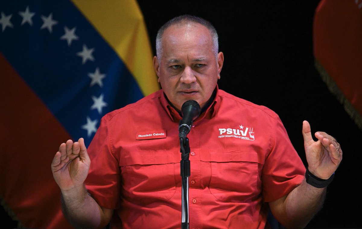 Diosdado Cabello llama a venezolanos a la calma y a no "facilitarle las cosas al enemigo".

Sigue las últimas actualizaciones de esta noticia aquí. cnn.it/49Dgrfy