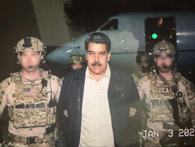 br_dadepressao's tweet photo. OFF!

Em apenas três horas de guerra Nicolás Maduro foi de Vasco. https://t.co/carD7E777q