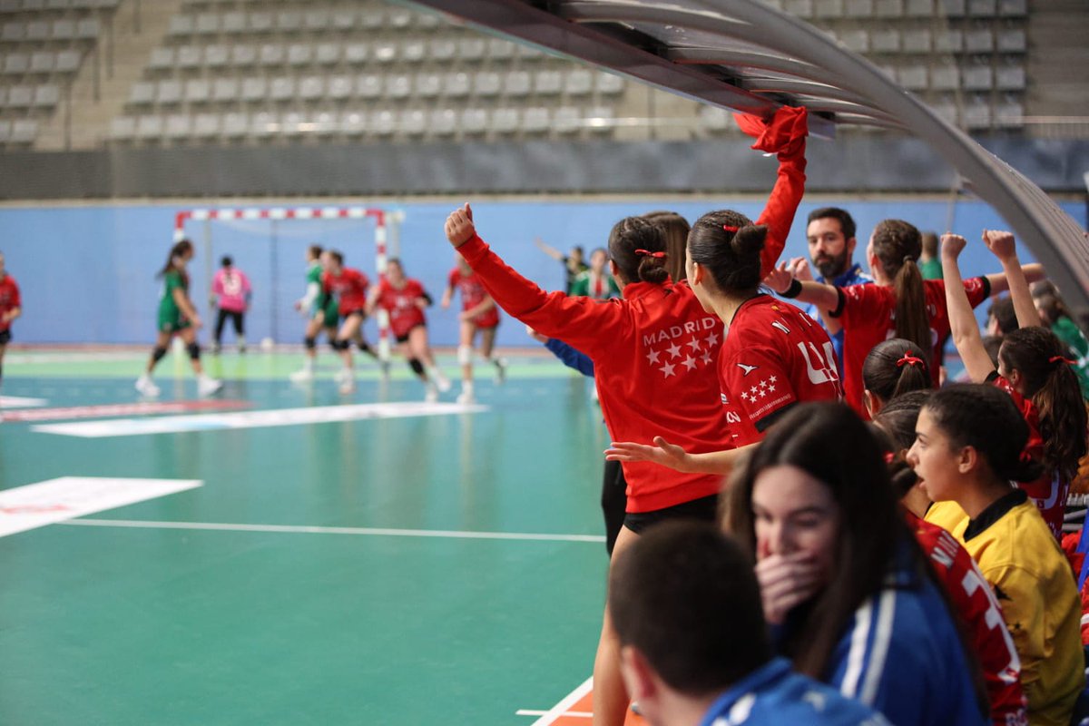 CESA (jornada 1) 🚩| Finaaaaaal, ya tenemos el primer triunfo de #SomosMadrid en el <a href="/cesa2026bmCAT/">CESA Catalunya 2026</a> !

📍Blanes

⏸️Madrid 29 - #Euskadi 23

💻youtube.com/watch?v=luFzha…

Más ℹ️fmbalonmano.com/noticias/sigue…

📸Sergio García 

#balonmanomadrileño