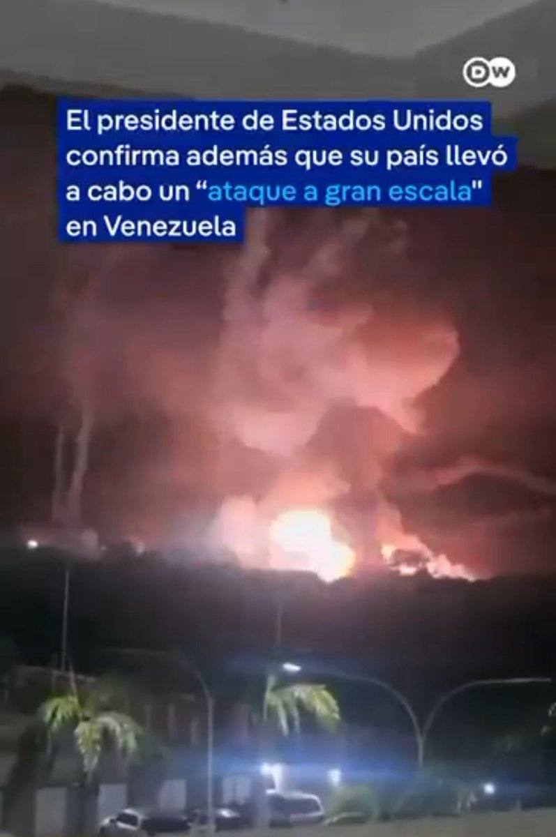 CafeRadioEc's tweet image. 🇺🇸🇻🇪 | URGENTE: TRUMP ANUNCIA QUE NICOLÁS MADURO HA SIDO CAPTURADO: "Estados Unidos ha llevado a cabo con éxito un ataque a gran escala contra Venezuela y su líder, el presidente Nicolás Maduro, quien fue capturado y trasladado en avión, junto con su esposa, fuera del país.