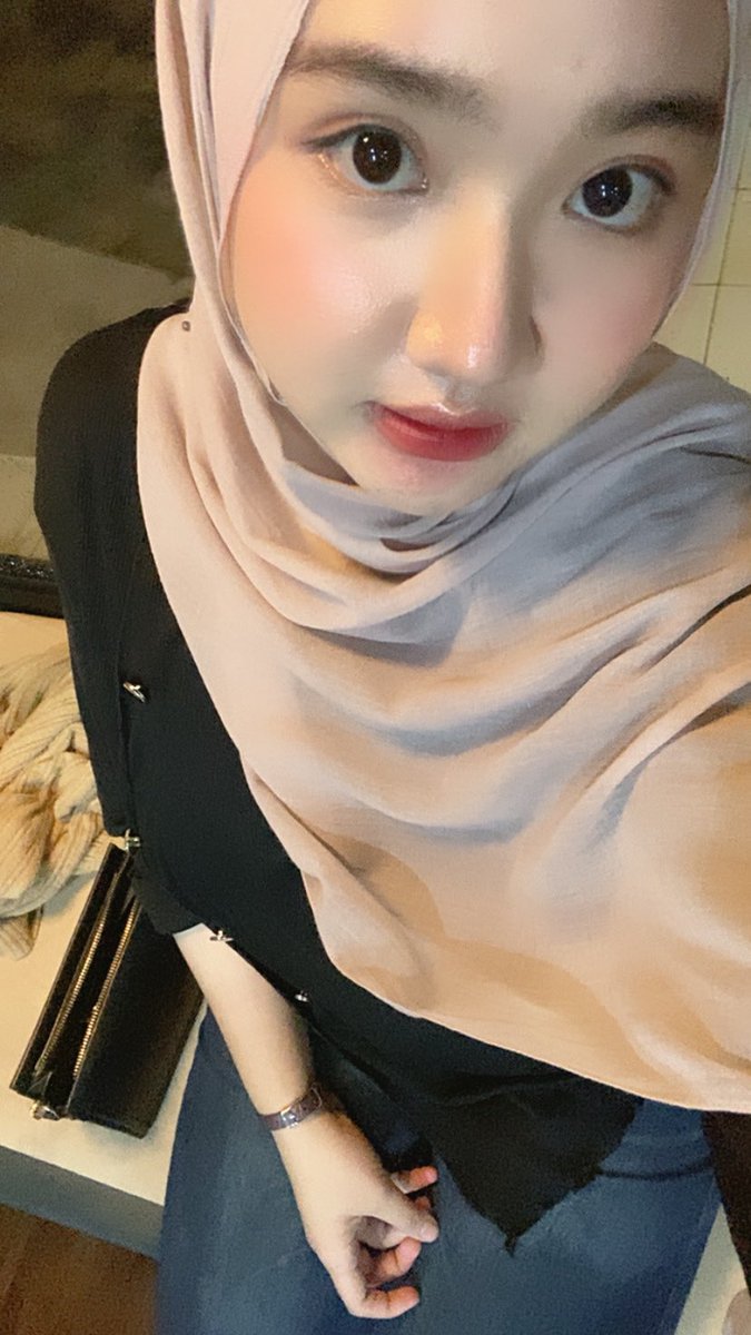 yatuhaann untuk segala “aku bisa sendiri ini” semoga nanti akan adaa “aku temenin yaaa, aku tau km bisaaa ttapii gpp yaaa biar sm aku aja”

oh god, i wish🥹✨