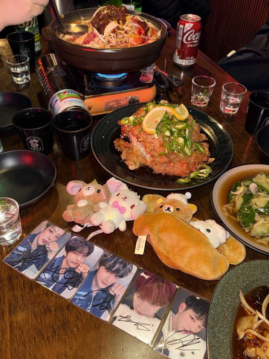 락짱이(<a href="/betttyrock/">🎸</a>) 생일 짱💥 축하해 
⠀⠀⠀
#윤이와함께모에모에윤 #혀기야머거랏
#베리비니스트로베리 #연쫀쿠처럼맛있다