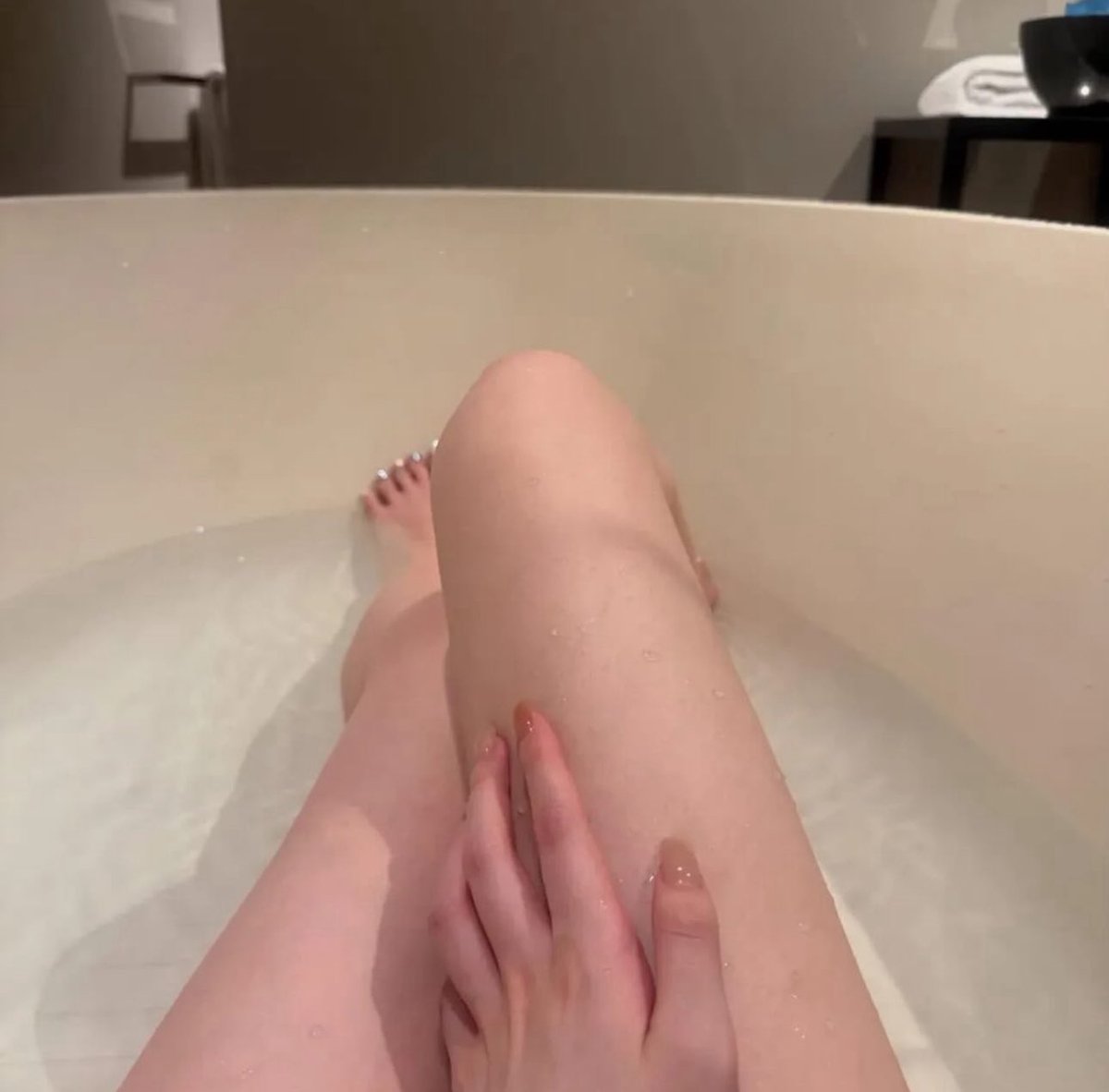 amg0098's tweet photo. （桃園區）茵の日常part 02

天氣變化好大🙃泡個澡暖暖身
不知道有沒有人可以幫我暖床呢

📷bmc0121 https://t.co/gWoY2bmPQ7