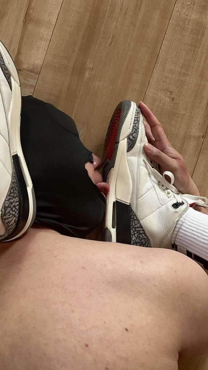 Kene330477's tweet photo. 好鞋刷，舔了一个多小时
#鞋刷
#刷鞋
#���鞋 https://t.co/H5VWQtdPxF