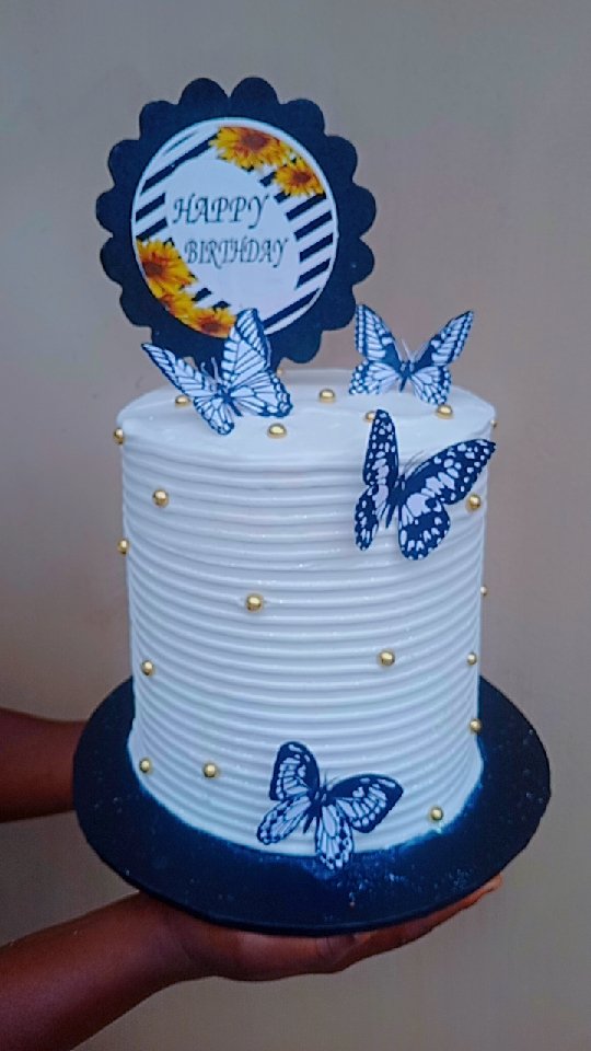 Fiyinpraise01's tweet photo. Good morning @ilesa people 
Wishing you all a beautiful year filled with beautiful memories 
Still your baker @ilesa
I need more referrals this year and more than ever before 
Trust me to give you the best this year 
08032373687
09059007542 https://t.co/PlizpUOmr8