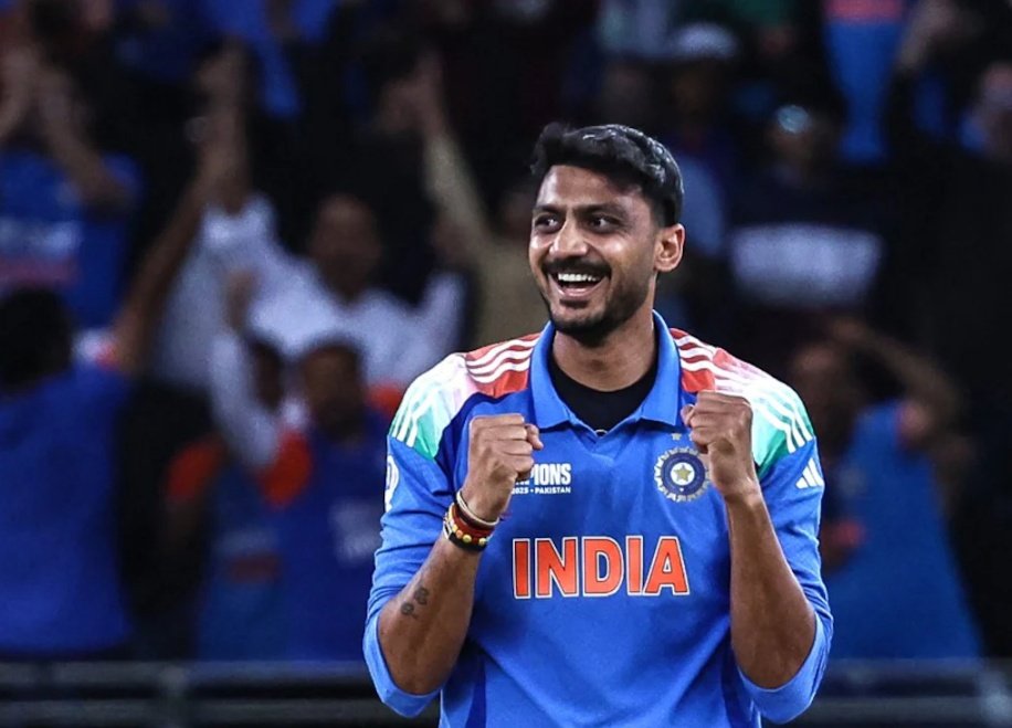 SelflessCricket's tweet photo. Nitish Kumar Reddy can’t bat.
Washington Sundar can’t bowl.

But they got selected, and Axar Patel, who can bat and bowl better than both, got dropped.

What a clown BCCI has become. 🤡 https://t.co/dt2hSOPba0