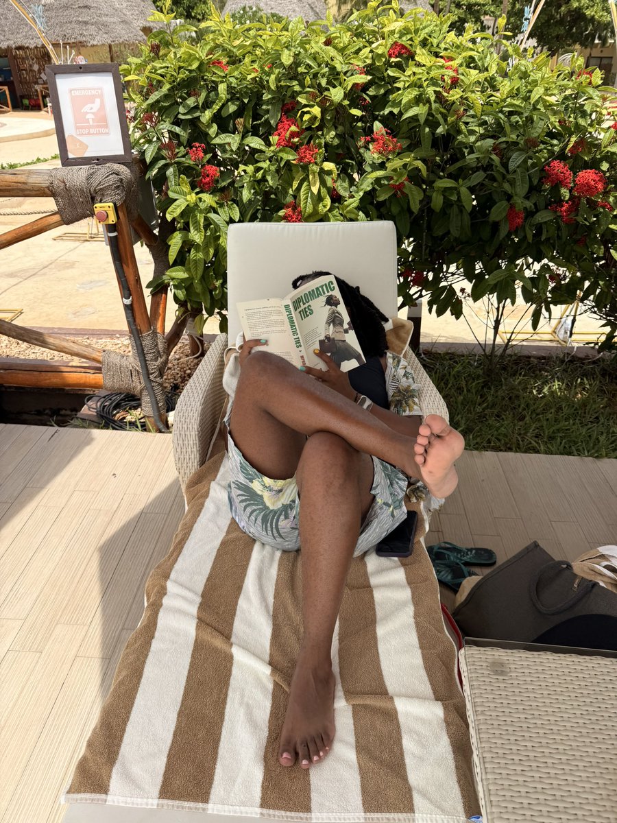 letlhogonolo tweet media