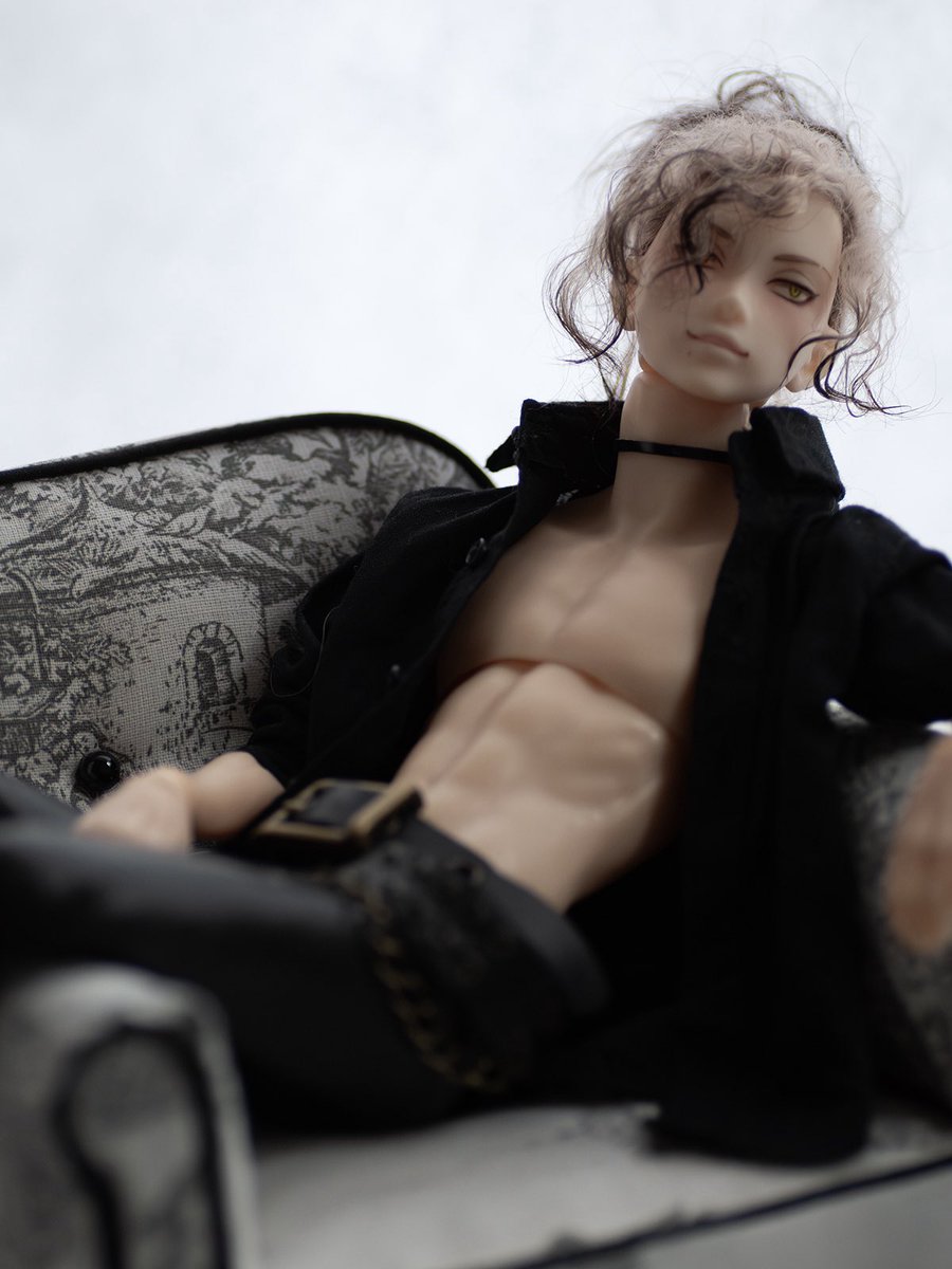 羊毛ウィッグの話をnoteに書きました。
後半、ウィッグから横道に逸れ、フェチの話になってしまいました。
リンクはツリーに

#六分の一男子図鑑