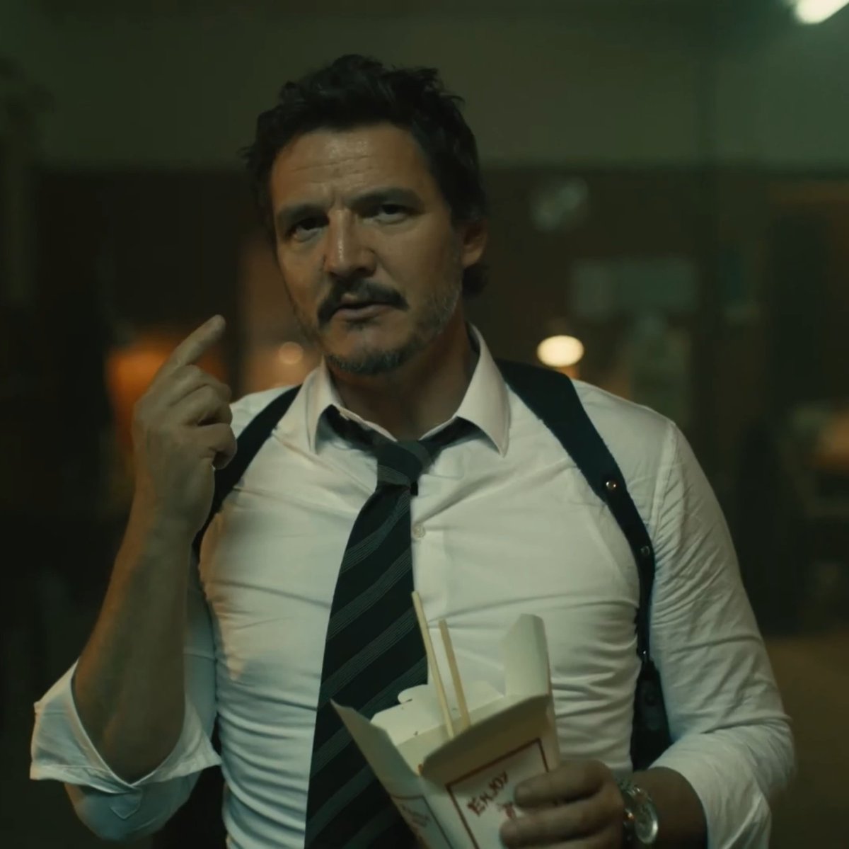 형사님 안경 수트 있없 갭차이 미쳤고요