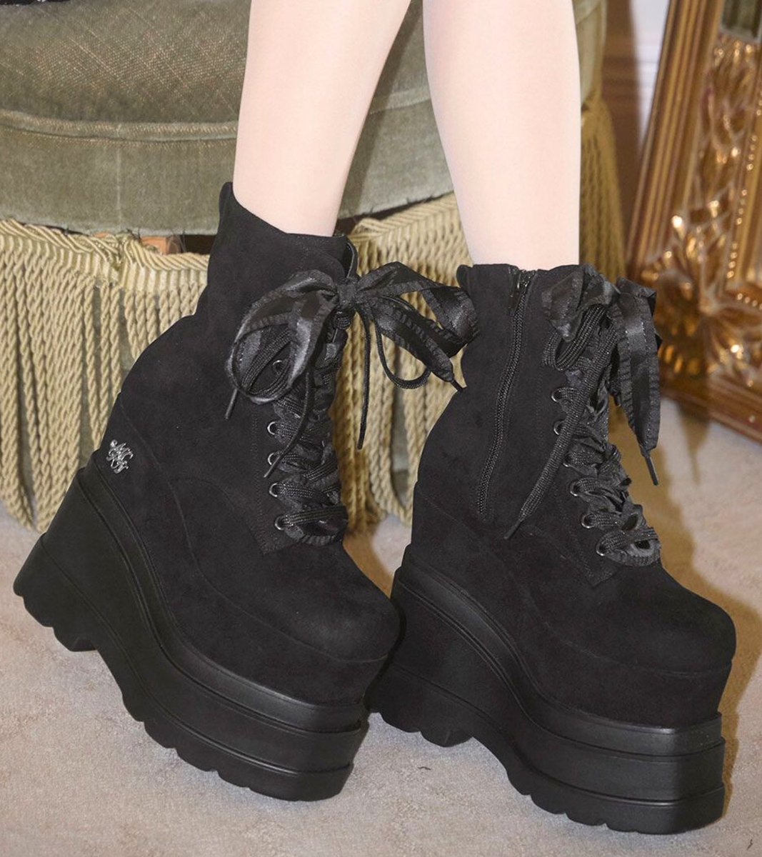 𝑾𝑰𝑵𝑻𝑬𝑹 𝑺𝑨𝑳𝑬 】 盛れる14cmソールで美脚に🎀🖤 ライブ