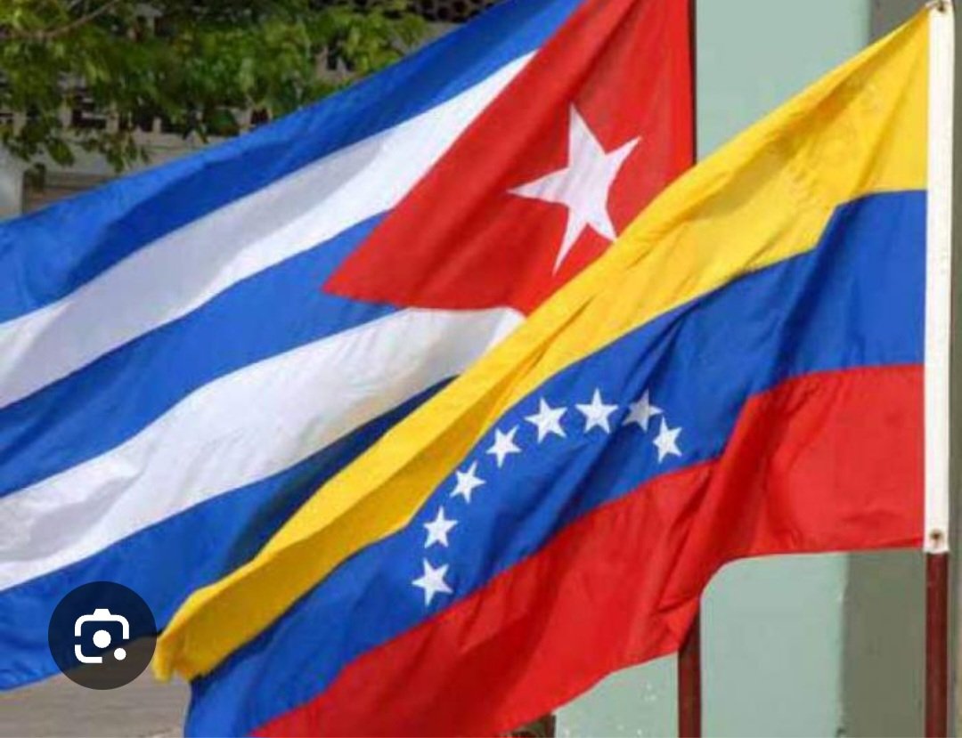 Estamos juntos al pueblo Venezuelano, condenamos la agresión.
#CubaCoopera 
#CubaConVenezuela 
#PazyNoAgresión