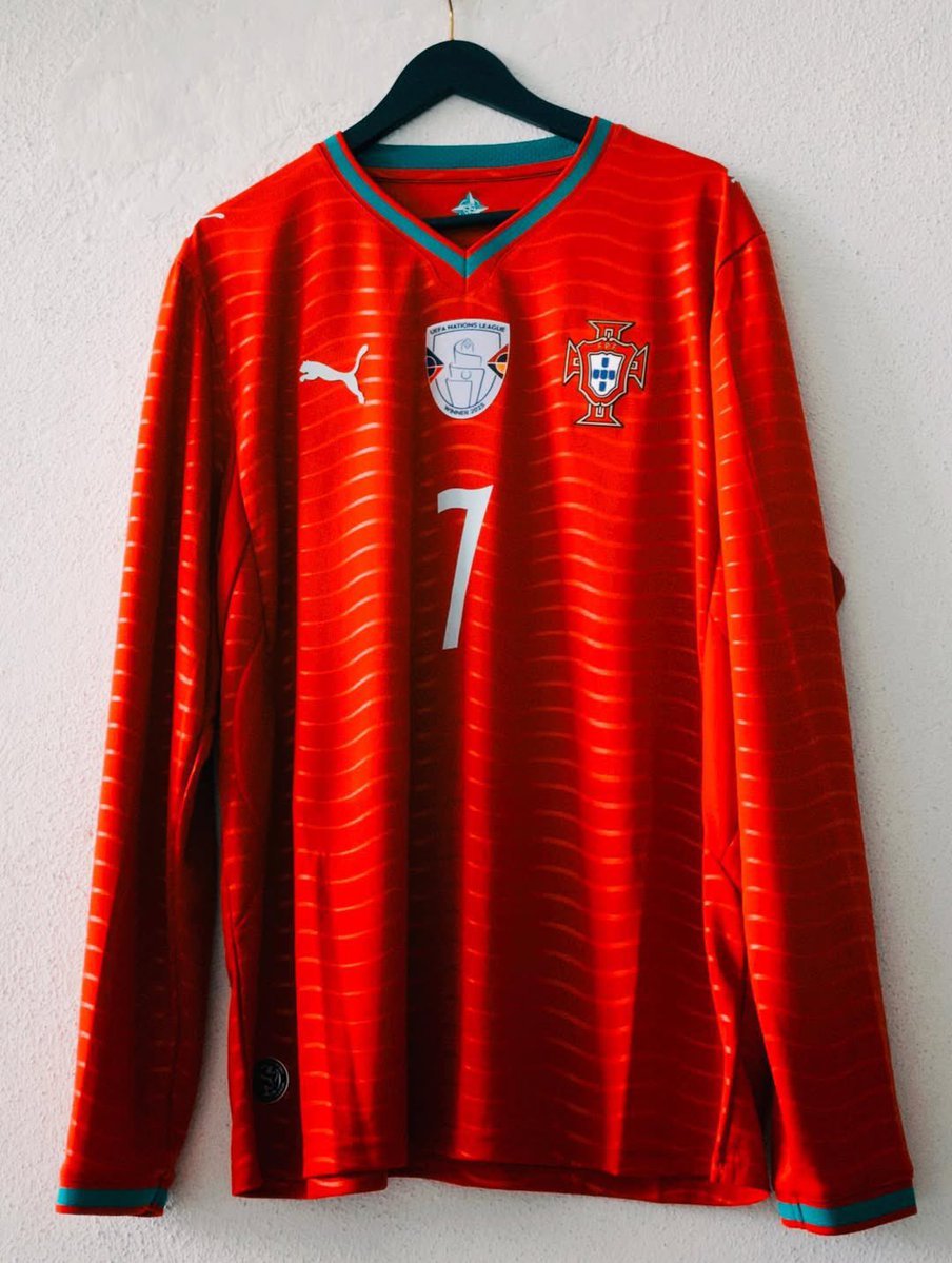 ArobaseGiovanny's tweet image. Le maillot du Portugal pour la Coupe du Monde 2026.