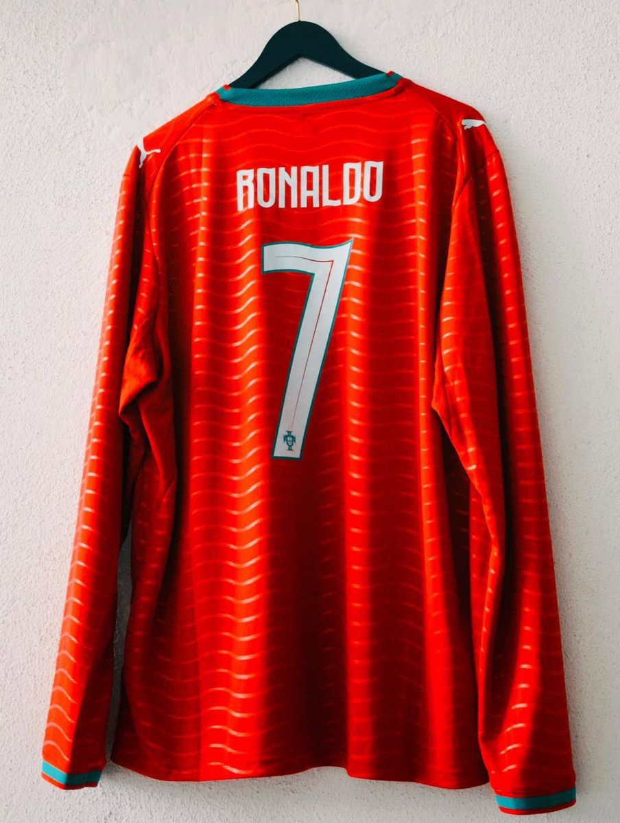 ArobaseGiovanny's tweet image. Le maillot du Portugal pour la Coupe du Monde 2026.