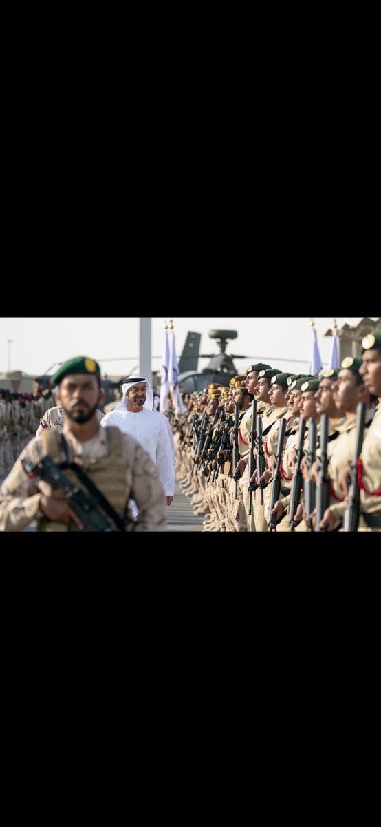 l7arthi's tweet photo. محمد تحت امرك جيش عايش حالة استنفار
    ما دام ان الصقر رمز لوطنا داخل شعاره 

     والى من بارت رجال العرب رجّالنا ما بار
    تجرعنا من ايدين الفلاحي طيب وسطاره 

            جنودك ياسيدي شبهتهم بأحرار 
       قرانيس ليا هدت يجيك العلم ببشاره 
 
#الشيخ_محمد_بن_زايد 🇦🇪 https://t.co/uYzT22AIt1