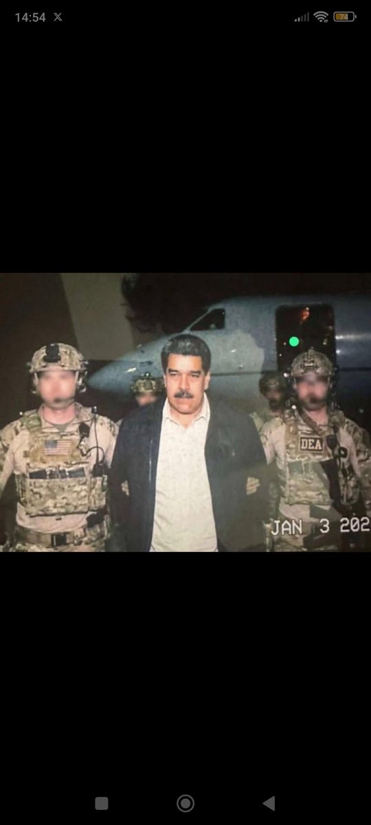 fetullah34546's tweet photo. ABD tarafından kaçırılan Maduro'ya ait olduğu iddia edilen ilk fotoğraf #Venezuela #Caracas Trump #cumartesi #patlama https://t.co/fQmnQtC0IZ