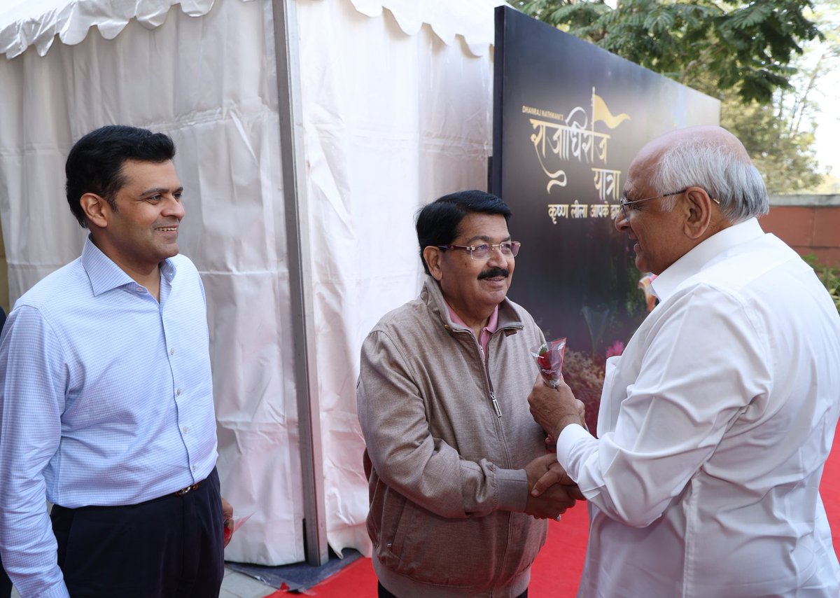 Bhupendrapbjp's tweet photo. ભગવાન શ્રી કૃષ્ણ એટલે પૂર્ણ પુરુષોત્તમ.. અખિલ બ્રહ્માંડના પાલનહાર.. જેમની લીલા અને દિવ્ય સ્વરૂપો ભક્તોને દિવ્યતાના રસમાં ગળાડૂબ કરી દે છે. આજે અમદાવાદ ખાતે ભગવાન શ્રીકૃષ્ણની જીવનલીલાને દર્શાવતી ભવ્ય સંગીતમય મહાનાટિકા ‘રાજાધિરાજ’ ની પ્રસ્તુતિ નિહાળવાનો અવસર આસ્થાની અનેરી અનુભૂતિ કરાવનાર બની રહ્યો.