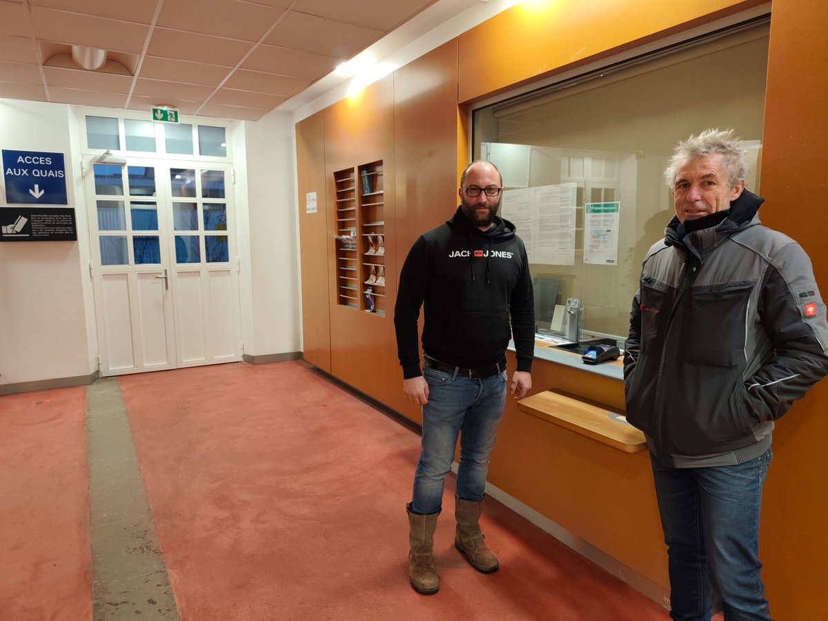 « C’est aussi ça la mort de nos petites villes ! » : par souci d’économies, la région Grand Est fait fermer les guichets de 13 gares
➡️ l.leparisien.fr/IqbO