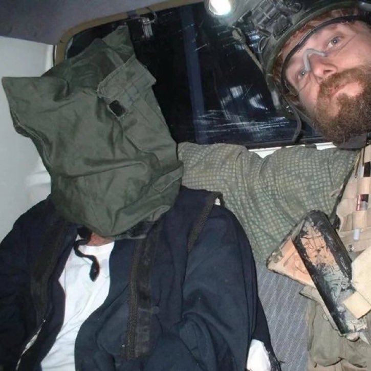 ESTOY PEGANDO CHILLIDOS