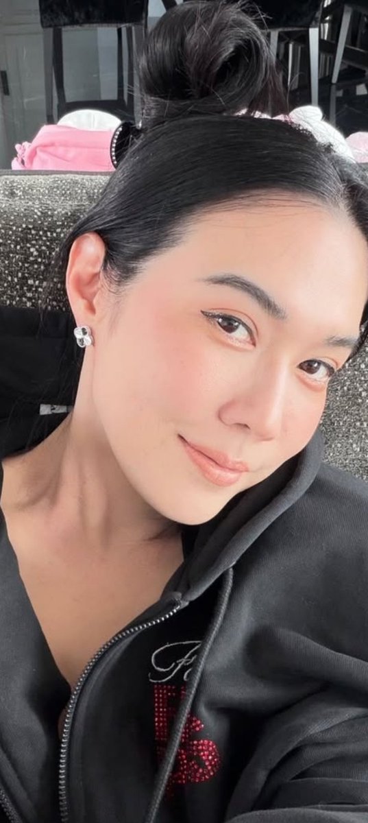 ดาราสายสลิ่มเริ่มขยับพวกนี้มันไม่เอาประชาชนอยู่แล้ว นางคุมสื่อด้วยนะ ผู้เสพสื่อโปรดระวัง ดาราสลิ่มมันไม่เอาประชาชน #ดาราสลิ่ม #สลิ่มจะเอาเทา