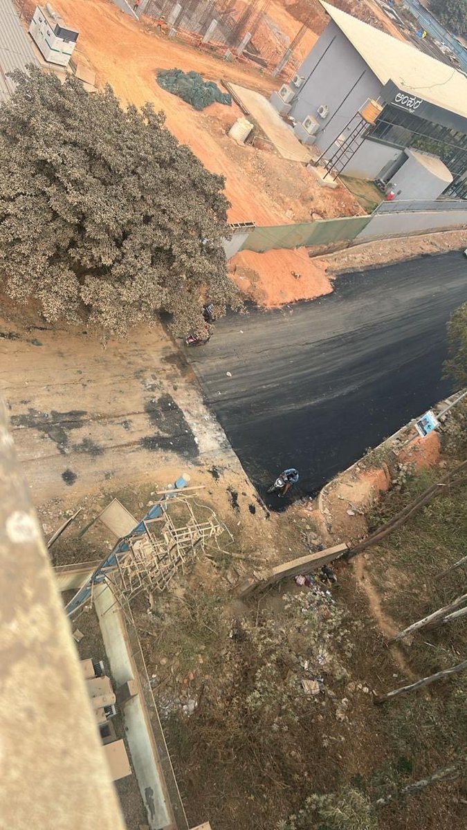 rhoulgupta's tweet photo. @ICCCBengaluru Road work halted in front of Whitepalms Apt (nagondanahalli, whitefield).both side road completed except Survey no 20.Requesting intervention to resume work. Docs attached. #BBMP #RoadWork #JusticeForResidents @GBA_office @GBAChiefComm https://t.co/zcaF7TEgcb