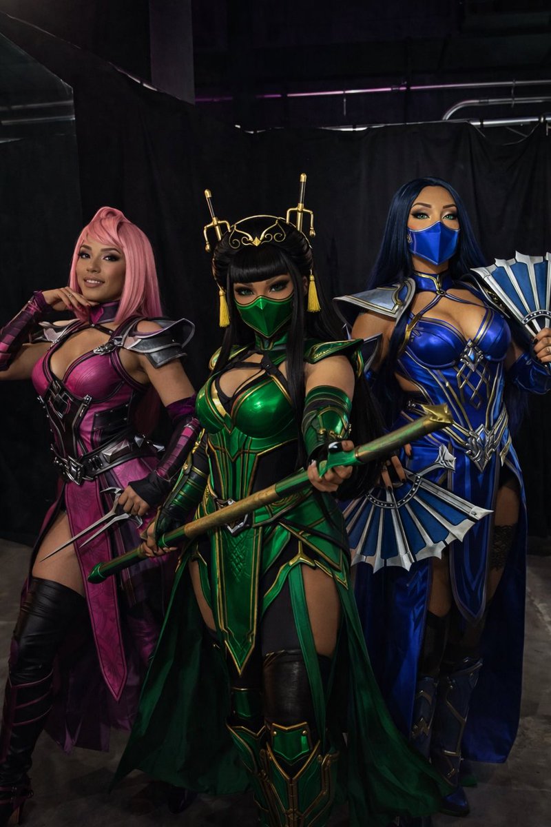 MESSY__STONE's tweet image. Mileena💖Jade💚 princess Kitana💙   
#MortalKombat 😍omg they look soo CUTE