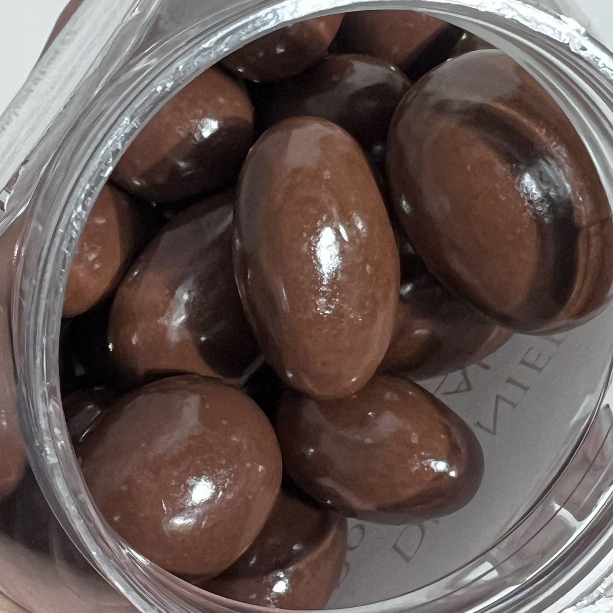 berburushopee's tweet image. THIS CHOCOLATE IS SO GOOD PLS… it’s like beryl’s but local version😭