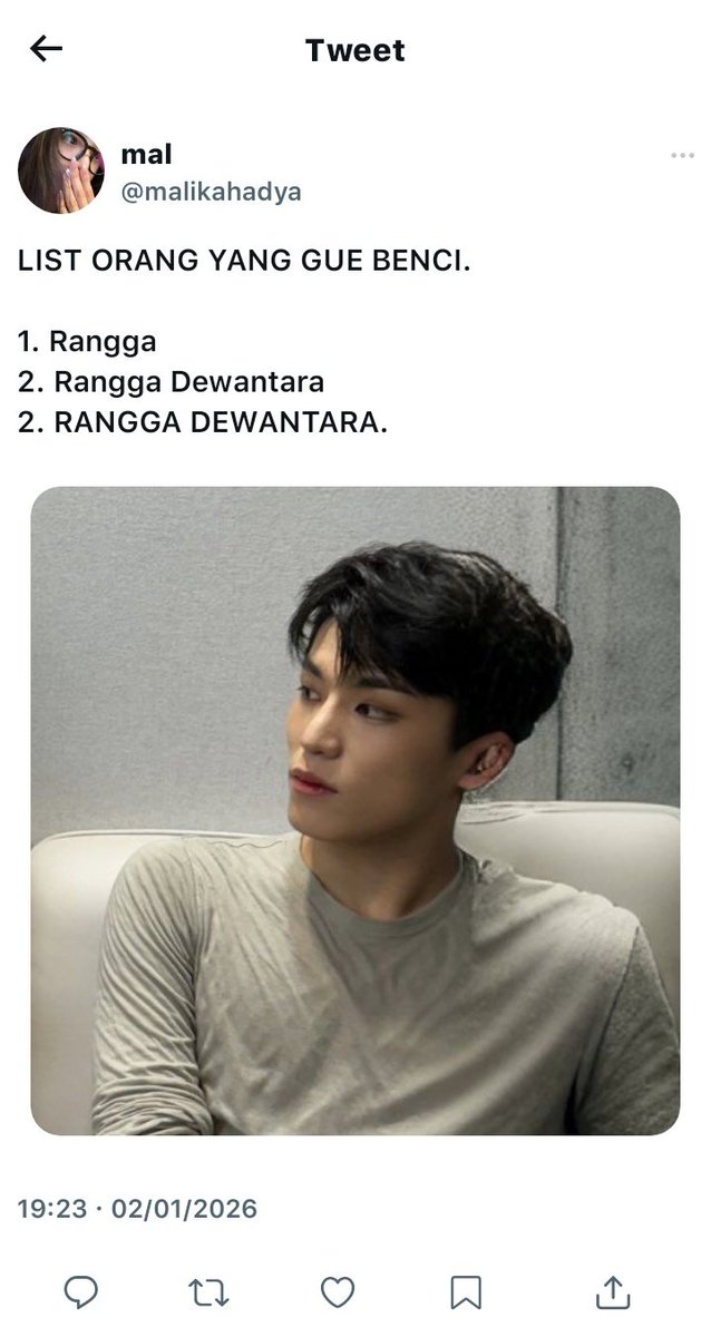 pineatravis's tweet image. when they live together, small debates often happen.

— a wolfiebear few tweets au.