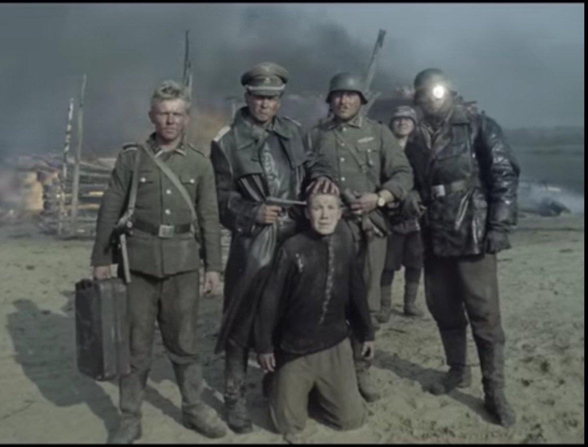 GaaryWrld's tweet image. VOUS ARRÊTEZ CE QUE VOUS FAITES ET VOUS REGARDEZ CE FILM ! (lien en dessous)

On ne m'avait pas mentis Requiem pour un massacre est certainement le film le plus horrible que j'ai vu sur la Seconde Guerre Mondiale 

C'est pas un film héroïque à la Il faut sauver le soldat Ryan,…