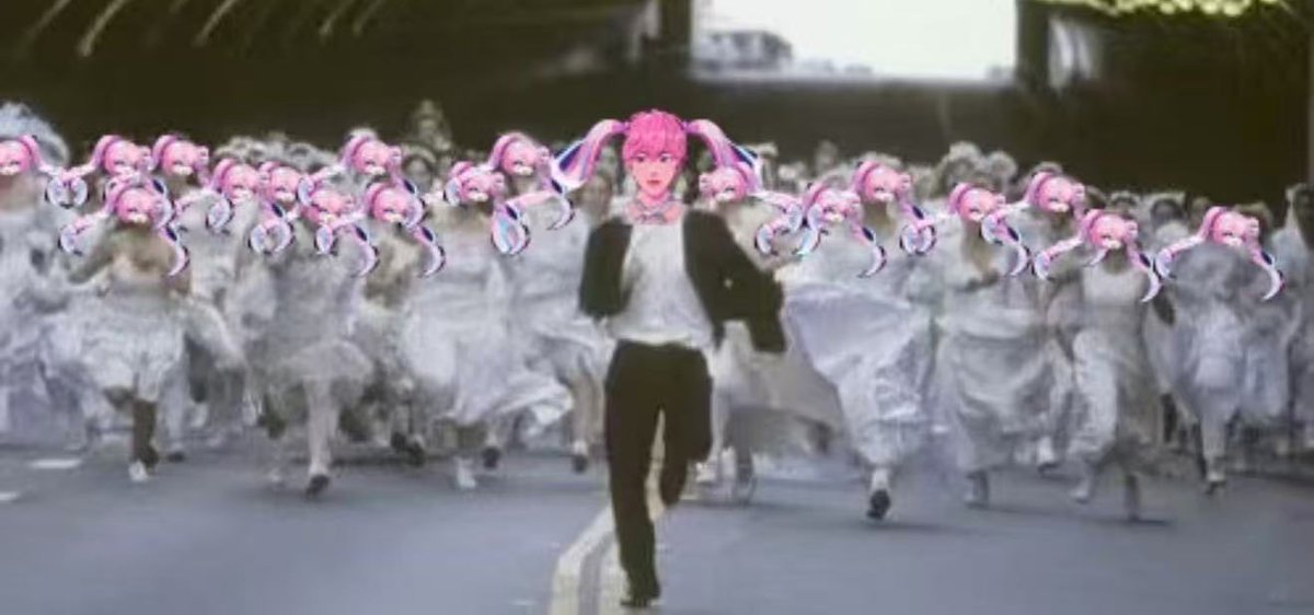 babyhamini's tweet image. 밤비는 냅다 도망치고 으노는 냅다 서있는게 넘 웃김