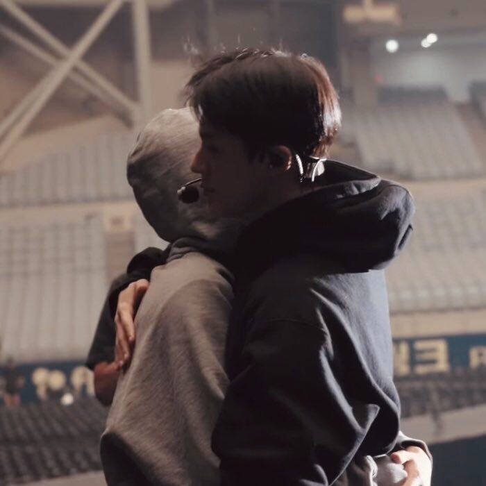 alikabjrot tweet media