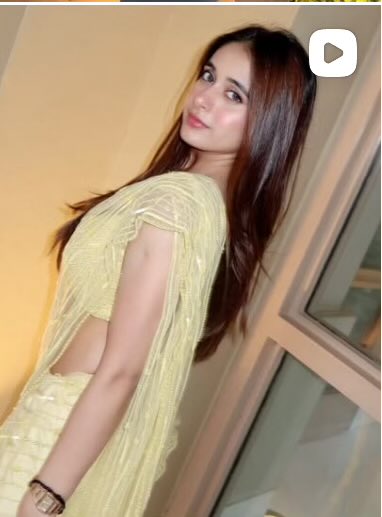 Angel9935665372's tweet photo. But look at how she has transformed herself. She was just 20 back then, still growing and figuring things out. Today she looks gorgeous, confident, and sensible. If this is what a comeback looks like, then maybe the past truly deserves to be left behind.

#AbhishekMalhan https://t.co/o6H3FhJb6B
