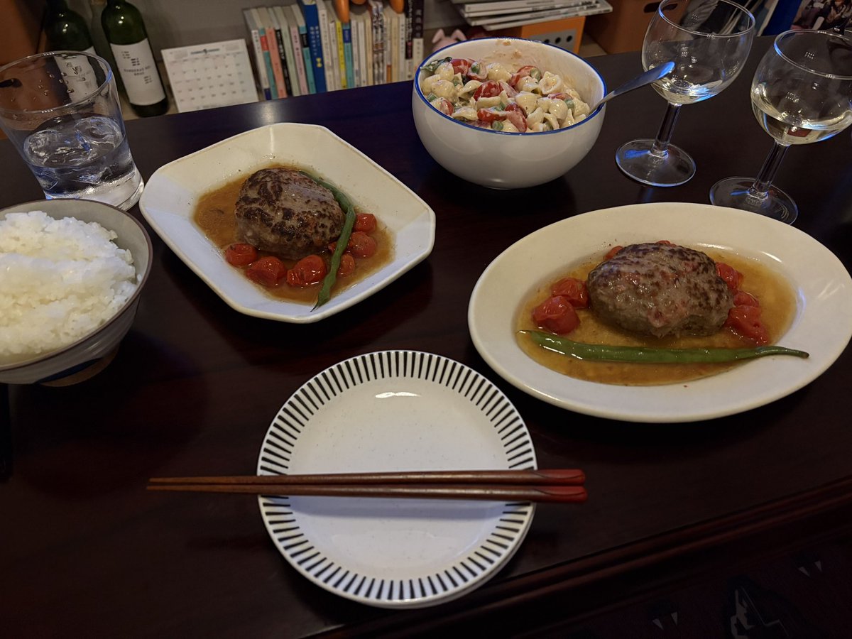 友達夕方から来て温泉2時間行って、長谷川さん料理作った