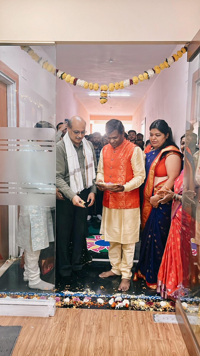 CombatSolAI's tweet photo. We were honored by the presence of Mr. Ajay Bohora, Co-founder, HDFC Credila Financial Services (India’s largest private education loan lender), whose support and encouragement made this occasion even more meaningful. https://t.co/ePEpECrafk