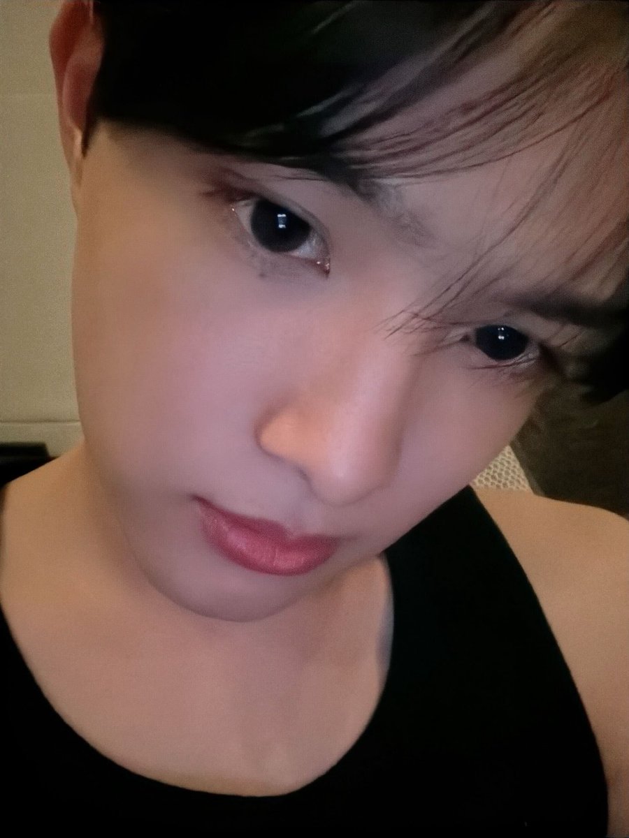 aoringchan's tweet image. 유주디엠💌

아니 02년생남자 애교수준실화냐고

#유주 #優樹 #YUJU #아오엔 #aoen #アオエン