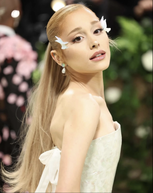AriGData's tweet image. #ArianaGrande's songs that were blocked from #1 on the Billboard Hot 100:

"Problem"
Blocked by: "#Fancy" by @IggyAzalea &amp;amp; Charli XCX

"Break Up With Your Girlfriend, I'm Bored"
Blocked by: "7 rings" by #ArianaGrande

"34+35 Remix"
Blocked by: "Drivers License" by @OliviaRodrigo