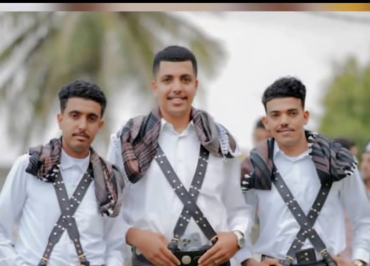 baqais_'s tweet photo. تم عقد قران الشباب العرسان
فارس أنور ياسين باقيس
ياسين أنور ياسين باقيس
أحمد فؤاد ياسين باقيس
نهنيهم بهذه المناسبة نسأل أن يوفقهم ويتمم فرحتهم.
بارك الله لهم وبارك عليهم وجمع بينهم في خير
ألف مبروك للأسرة الكريمة. https://t.co/CLZq0UuhWH