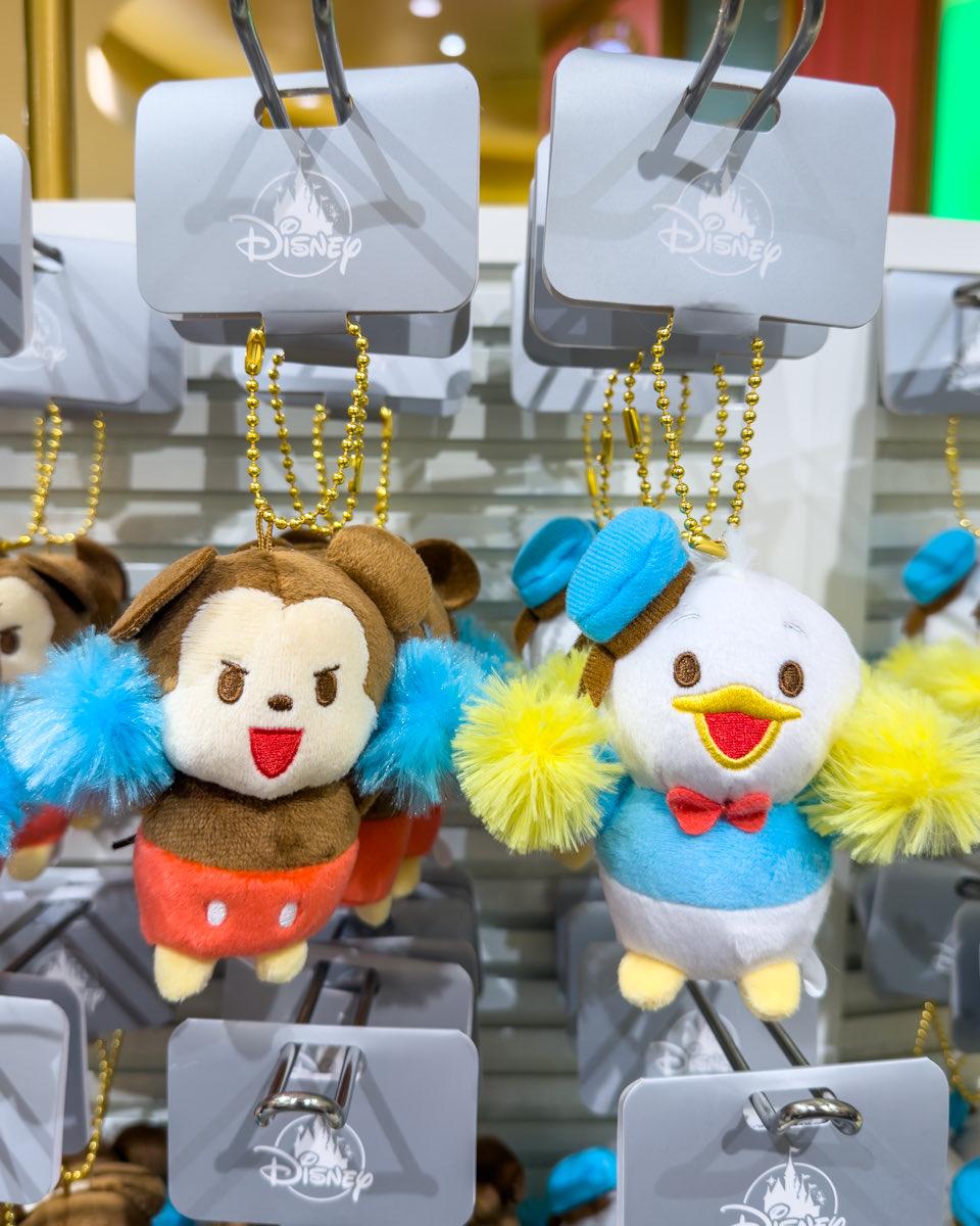 ポンポンを持って応援！ ディズニーストア 新作 ミッキー、ドナルド