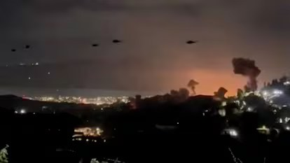 Marcheur182's tweet photo. Es  lamentable lo que ha ocurrido hoy en horas de la madrugada. El  desquiciado de Donald Trump ha atacado militarmente la ciudad de Caracas  y, al parecer, ha capturado a Nicolás Maduro y su esposa. Toda nuestra solidaridad con el pueblo venezolano y su presidente. https://t.co/6rE3FSGqR3