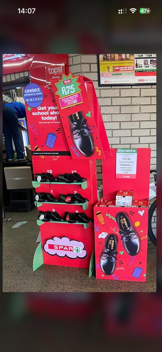 mr_shimmy's tweet image. 🚨 Spread the word guys: If you spend R300 or more at SPAR, you get a voucher that allows you to buy Bata school shoes for only R75. Even if you don't need school shoes yourself, please don't throw the slip away. You can use it to help someone else, donate the shoes, or give the…