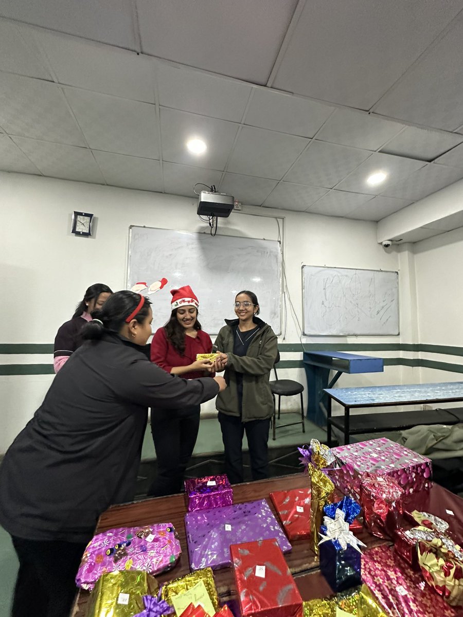 rotaractatpdc's tweet photo. 24th Dec, Secret Santa chaos loading
We laughed, we guessed wrong (so many times), we got spoiled with the best gifts, and most importantly we had the best time together! 
PRGM crew, you're the real gift this holiday season. Love you all! 
Who's ready for round 2 next year? https://t.co/BxIxfmrzOc