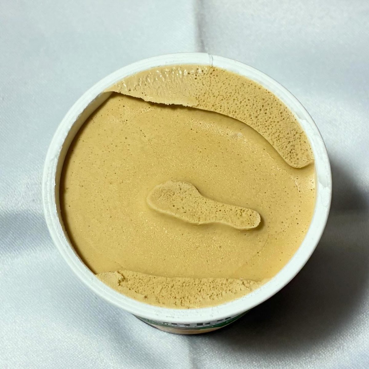 【1月3日(土)の〆アイス】今日はコーヒー。しっかりと濃い。酸味は少なく苦み強めで香ばしい。大人味。
『レディーボーデン　ミニカップ　コーヒー』 ★★★★★
#アイス #ロッテ