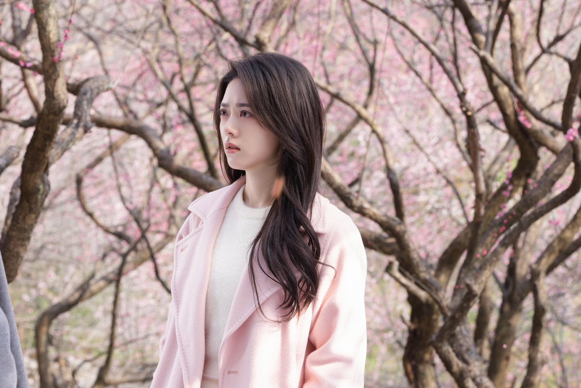 nat_chuaby's tweet image. Xiguang outfit screams
"Im rich rich girl" 😎
#shineonme