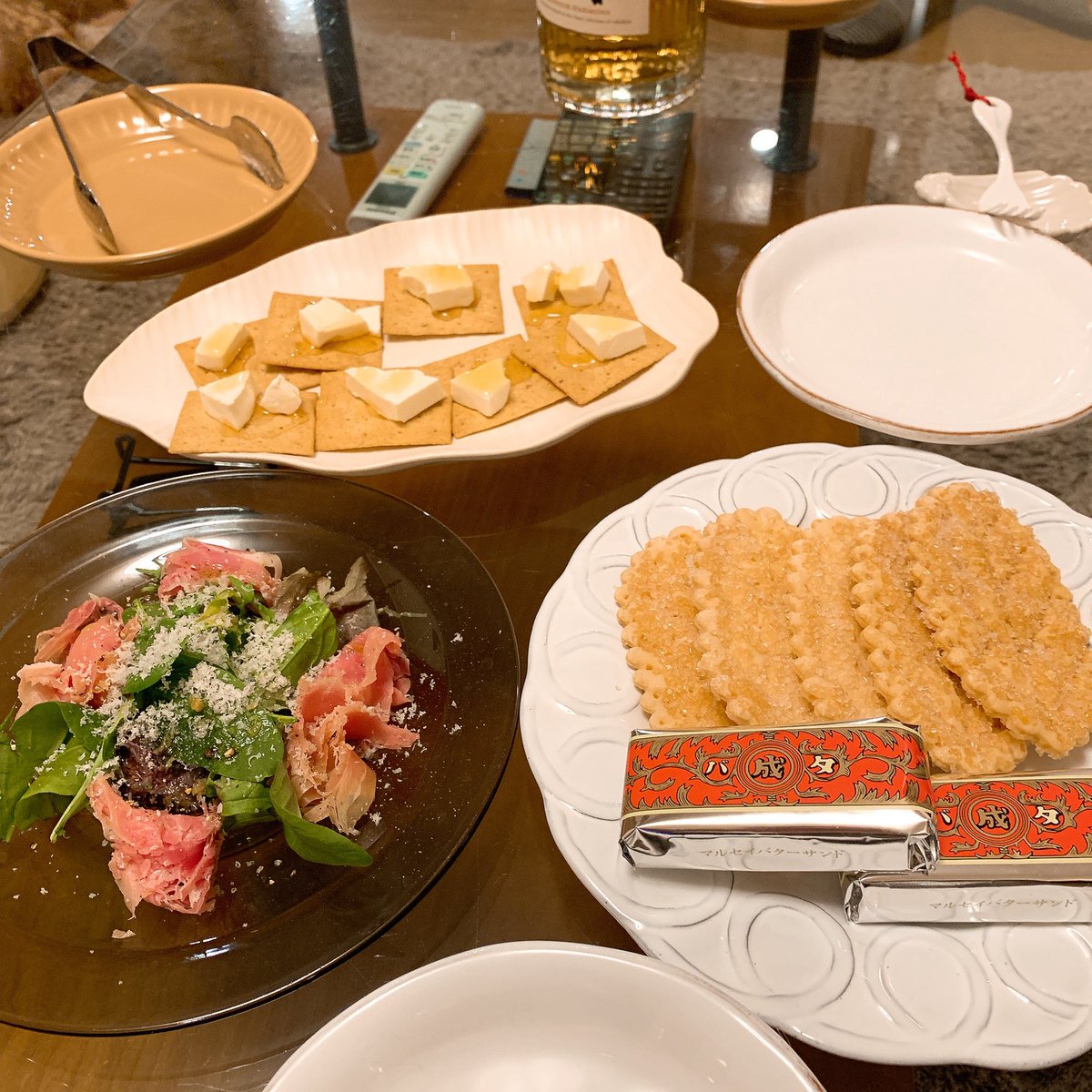 barock8888's tweet photo. 続きまして、スコッチ 響なう。ふう。
二次会なのから親戚の家にお邪魔して一杯頂いております😊
ニャンニャンもいて満たされたぁ〜。
#Blended
#Scoch
#Whisky https://t.co/DcHkLCoJCw