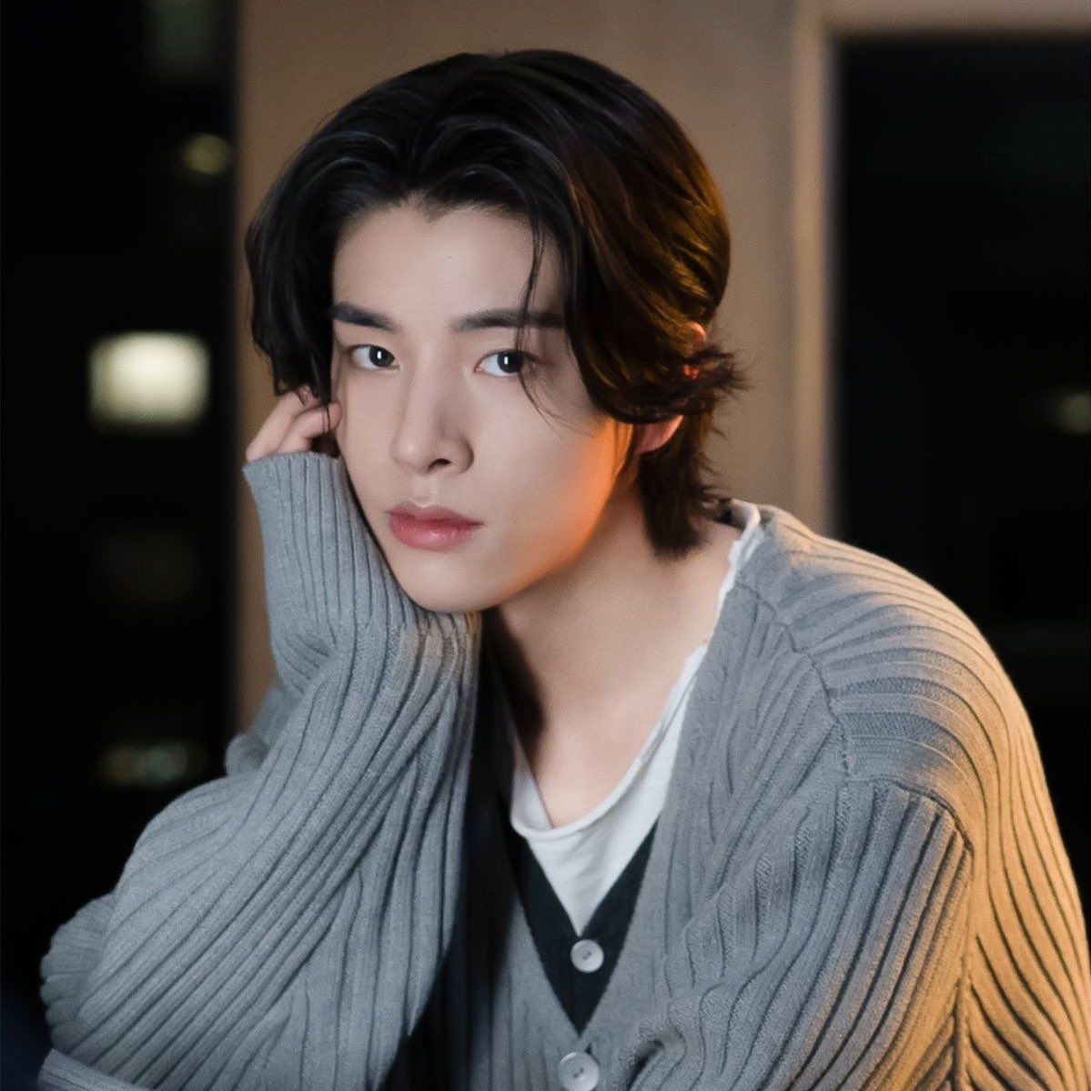 bklhs01's tweet image. แฟนที่หวงเรา               กับ                                เรา