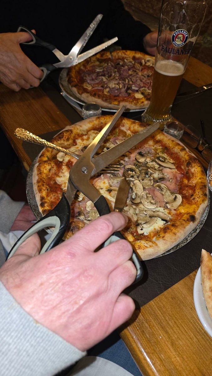 Maître Moni 🐇🇨🇭 😺 Heidi von der Bärlauch-Alm. tweet media